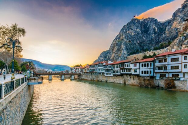 Alaca ile Amasya Arasındaki Yolculuk Süresi ve Kesin Bilgiler [2026] - Kapak Görseli